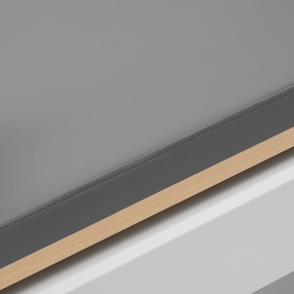 Pilates reformer aluminium gris bleuté, détail du cadre