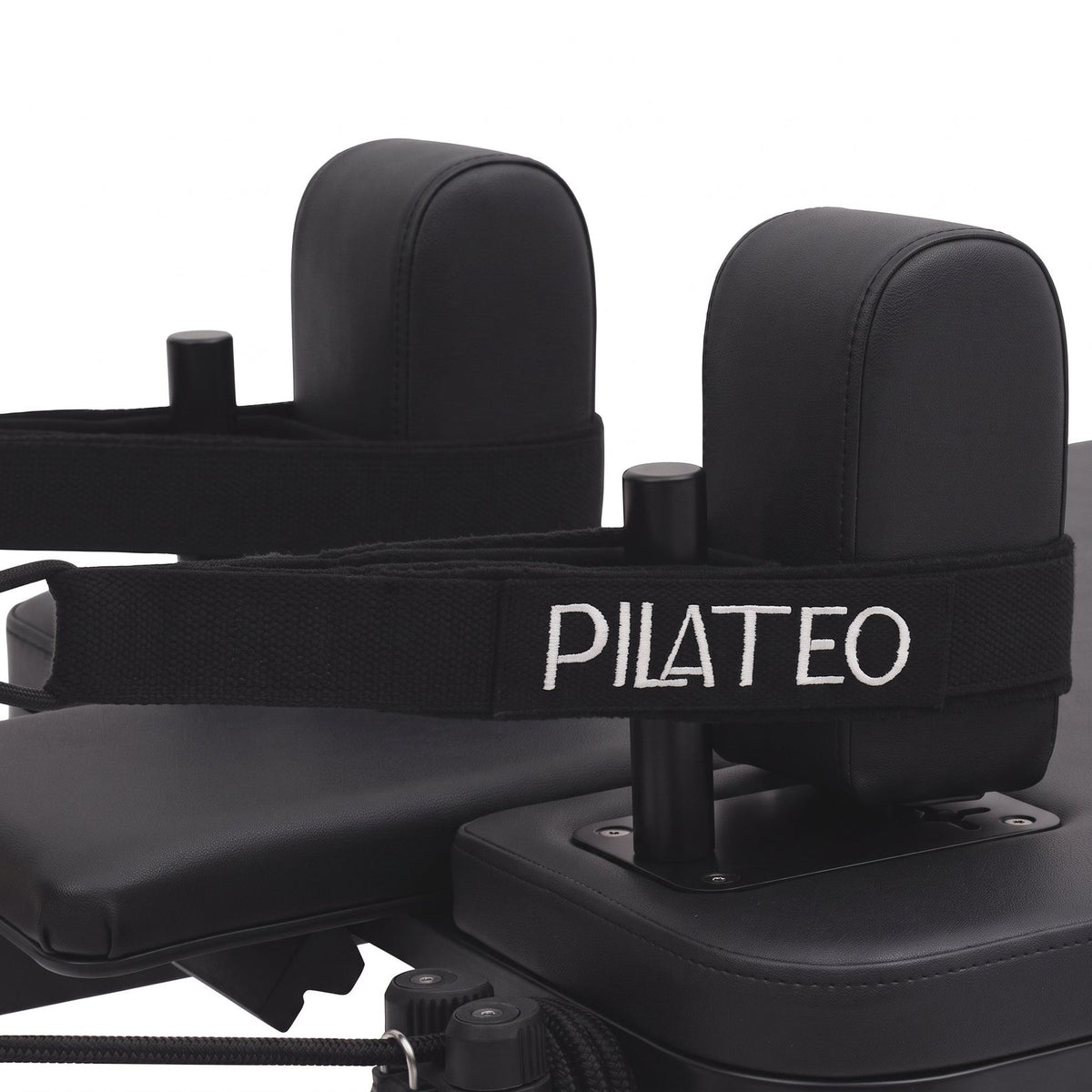 Pilates reformer aluminium total black, appuie-épaules et sangles