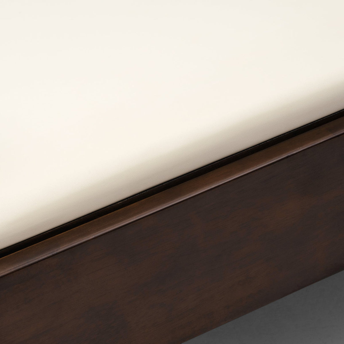 Pilates reformer Prestige blanc lacté, détail du cadre