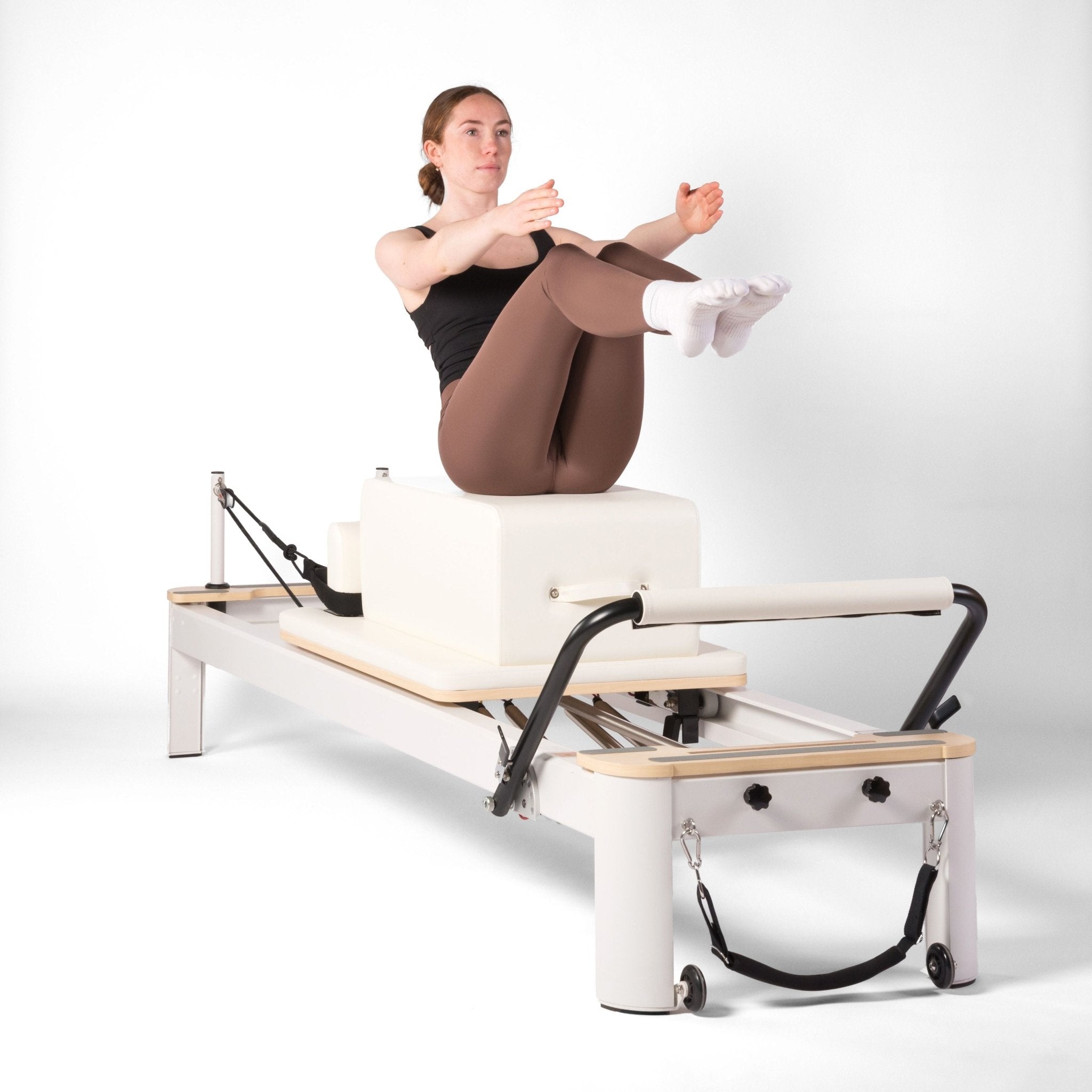pilates reformer aluminium et cuir beige